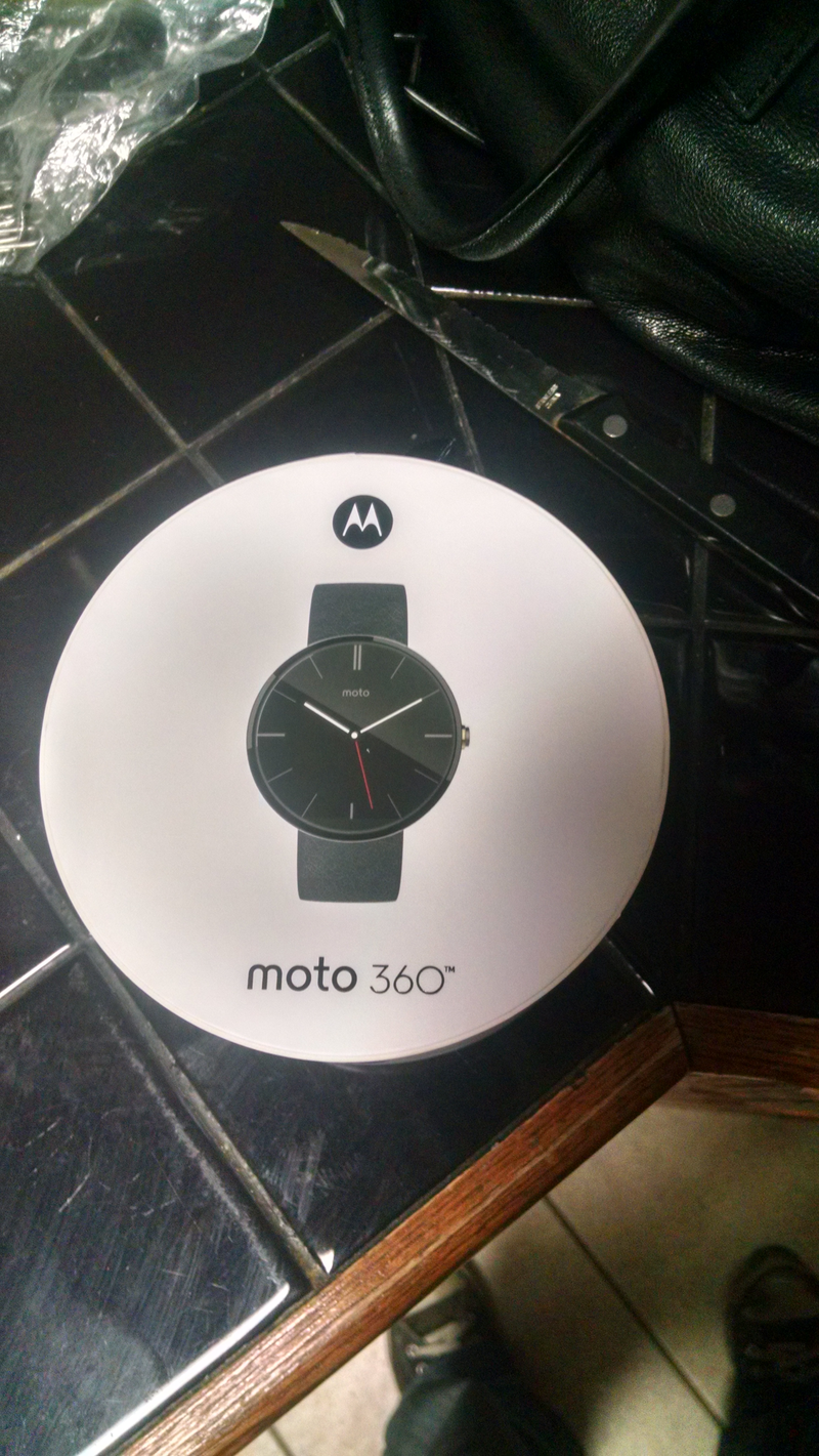 Illustration for article titled Android Wear Review: Moto 360 (Updated! x2)